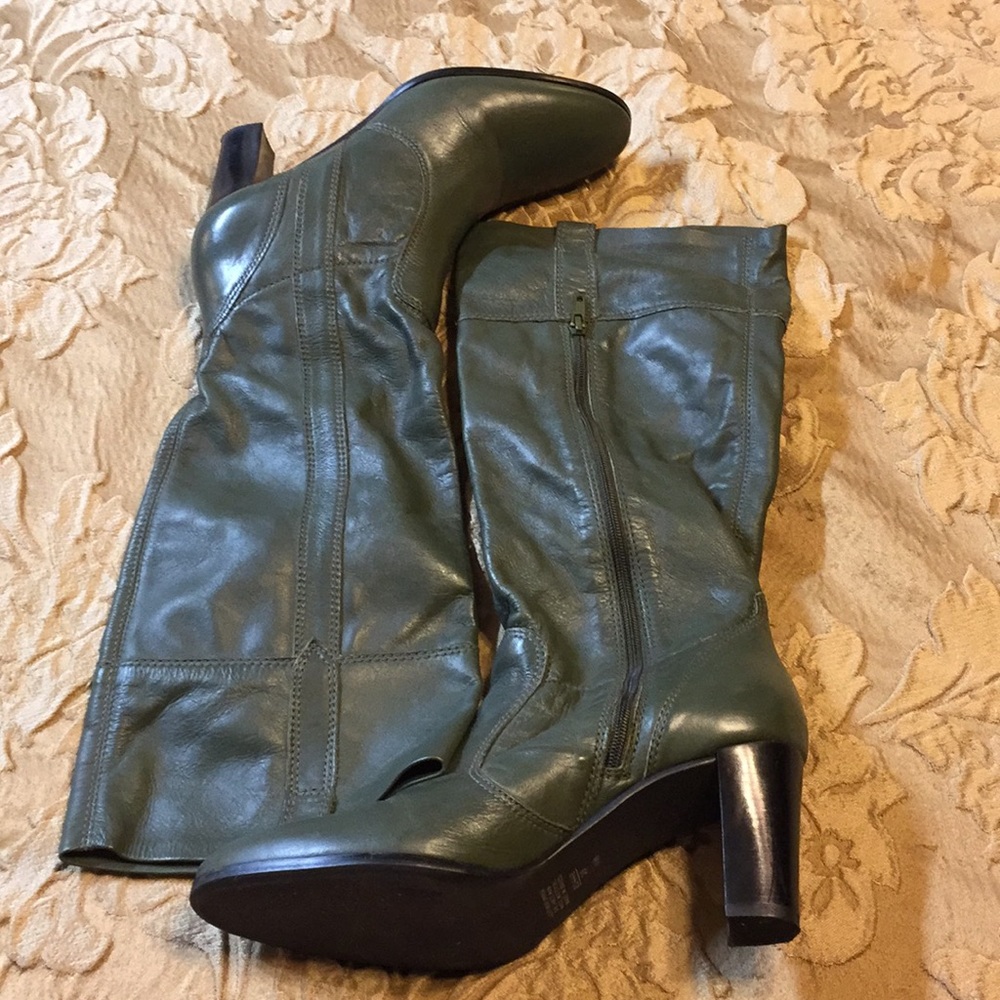 Green leather boot